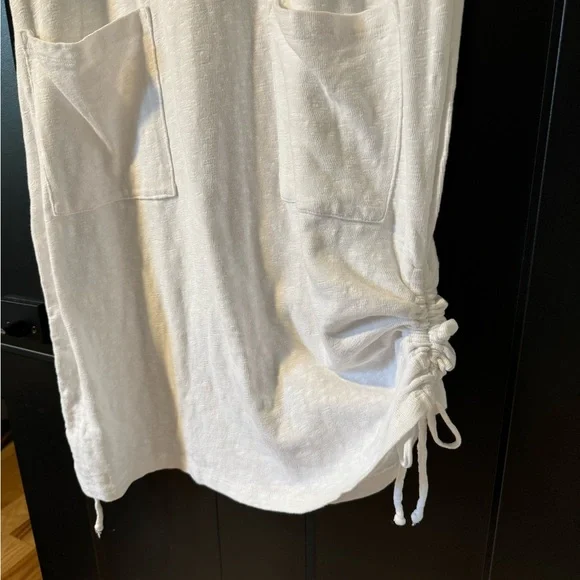 Chalet White Casual Cotton Dress with Pockets - Picture 3 of 9